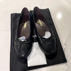 Quilted black CC ballet flats